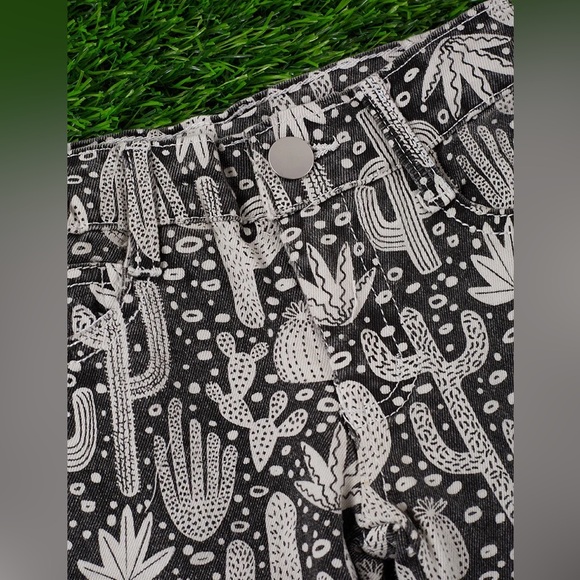 Desert Cactus Flare Jeans - Picture 2 of 4